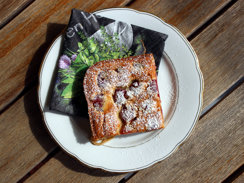 Ein Stück Clafoutis von oben