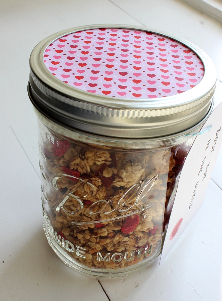 Granola_Ball_Mason_Jar