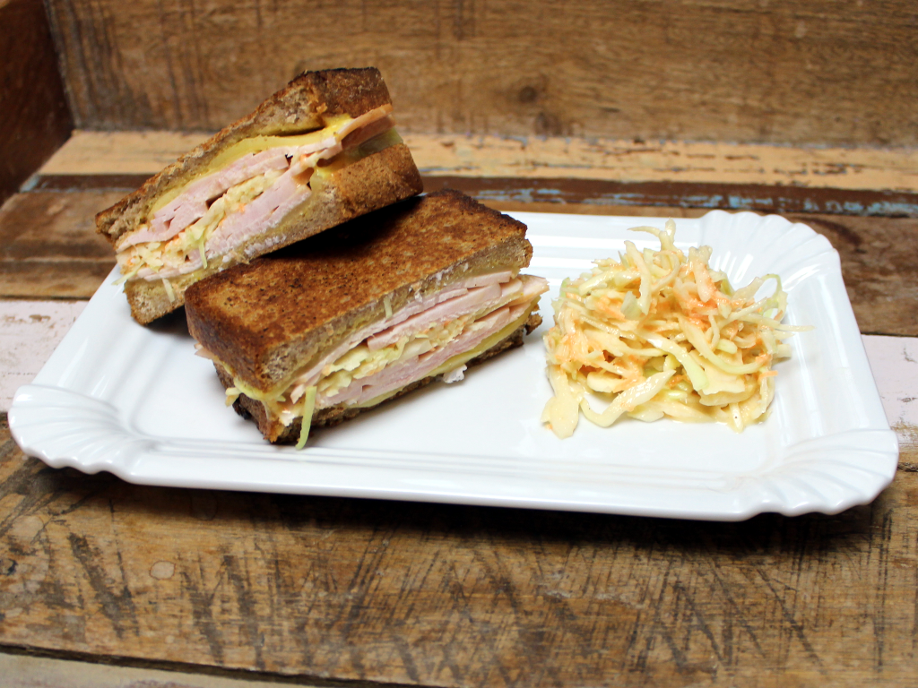 Ein "Rachels Sandwich". Die Schwester von Reuben mit geräucherter Putenbrust und Krautsalat.